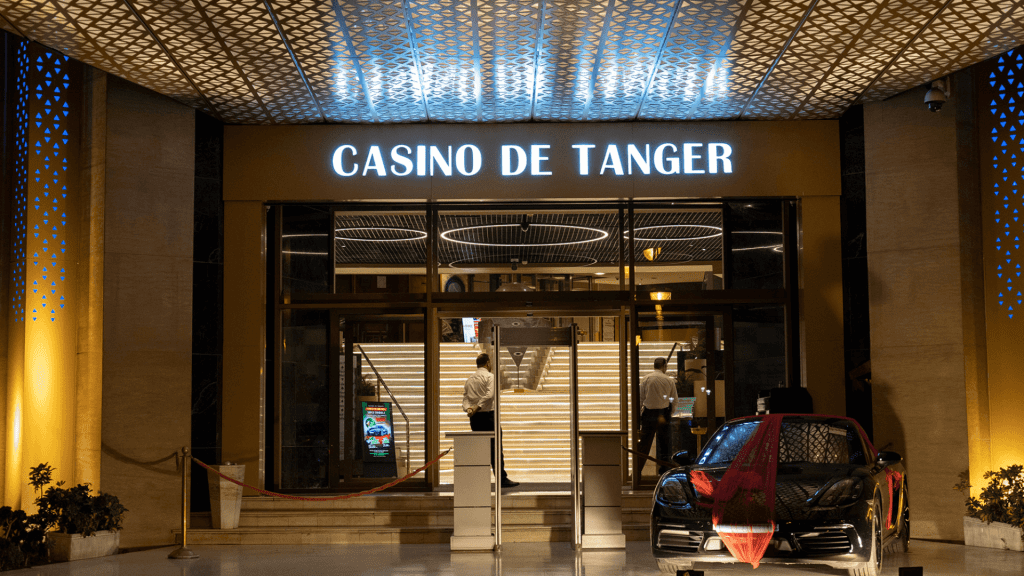 Une nuit ordinaire… dans l’endroit le plus extraordinaire de Tanger